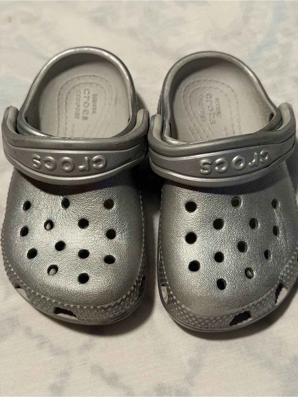 Crocs Classic Clogs for Kids in Metallic Silver